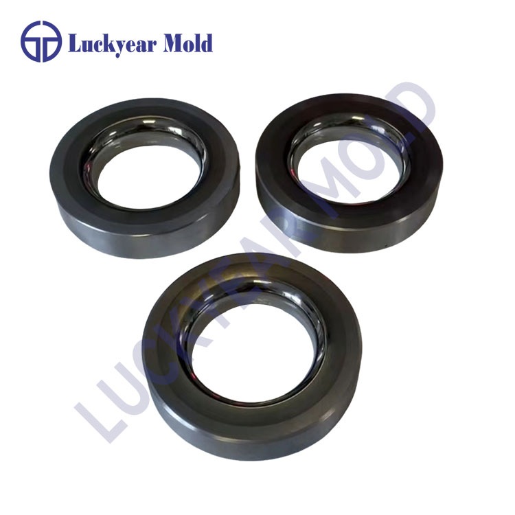 Các đặc điểm của khuôn cacbua là gì?